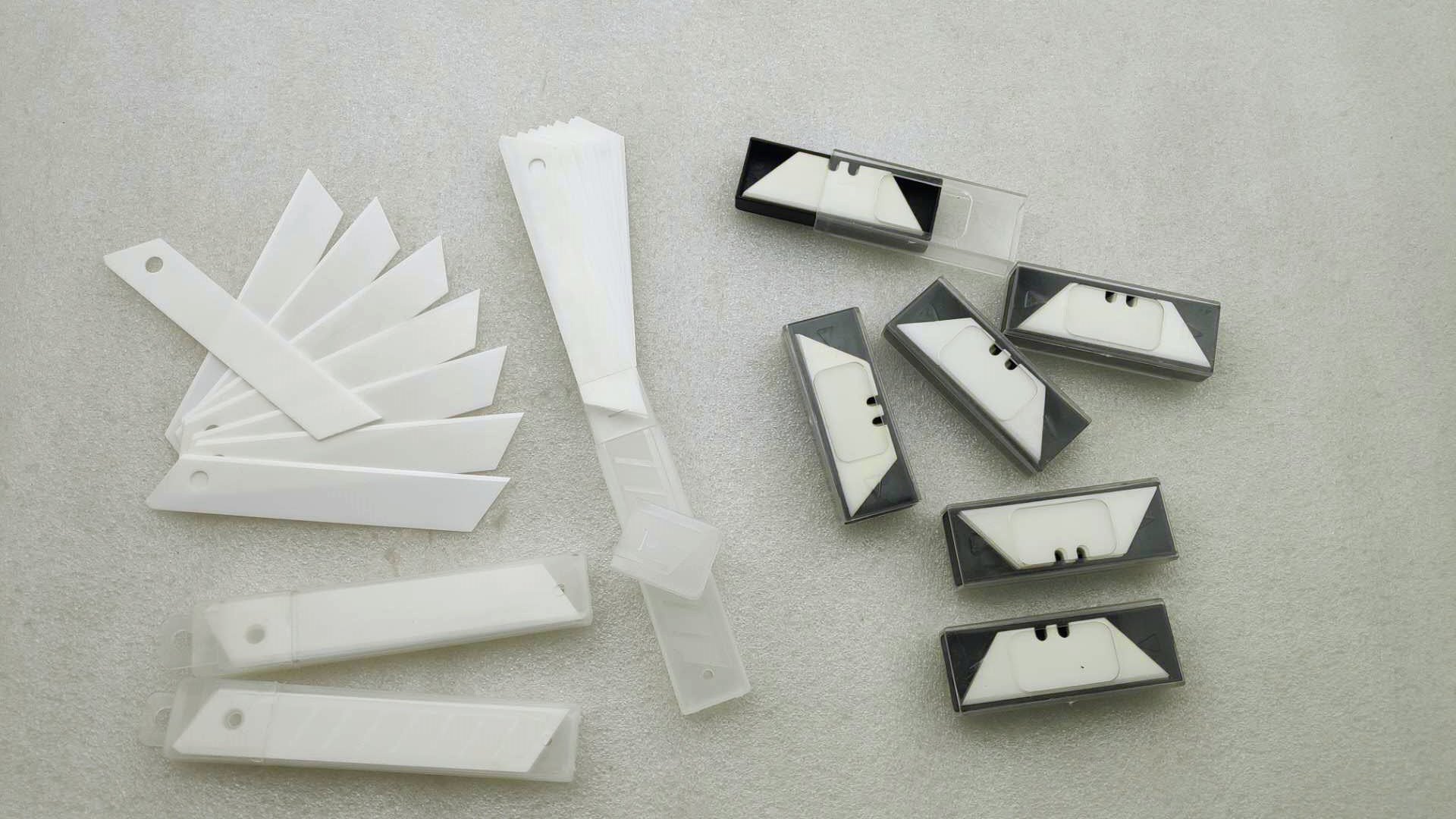 Ceramic utility blades and snapoff blades